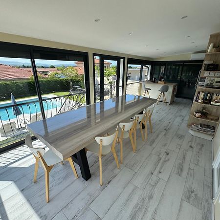 Chambre Dans Logement Partage Chez L Habitant Avec Piscine De 1 A 3 Chambres Grieges Exterior photo