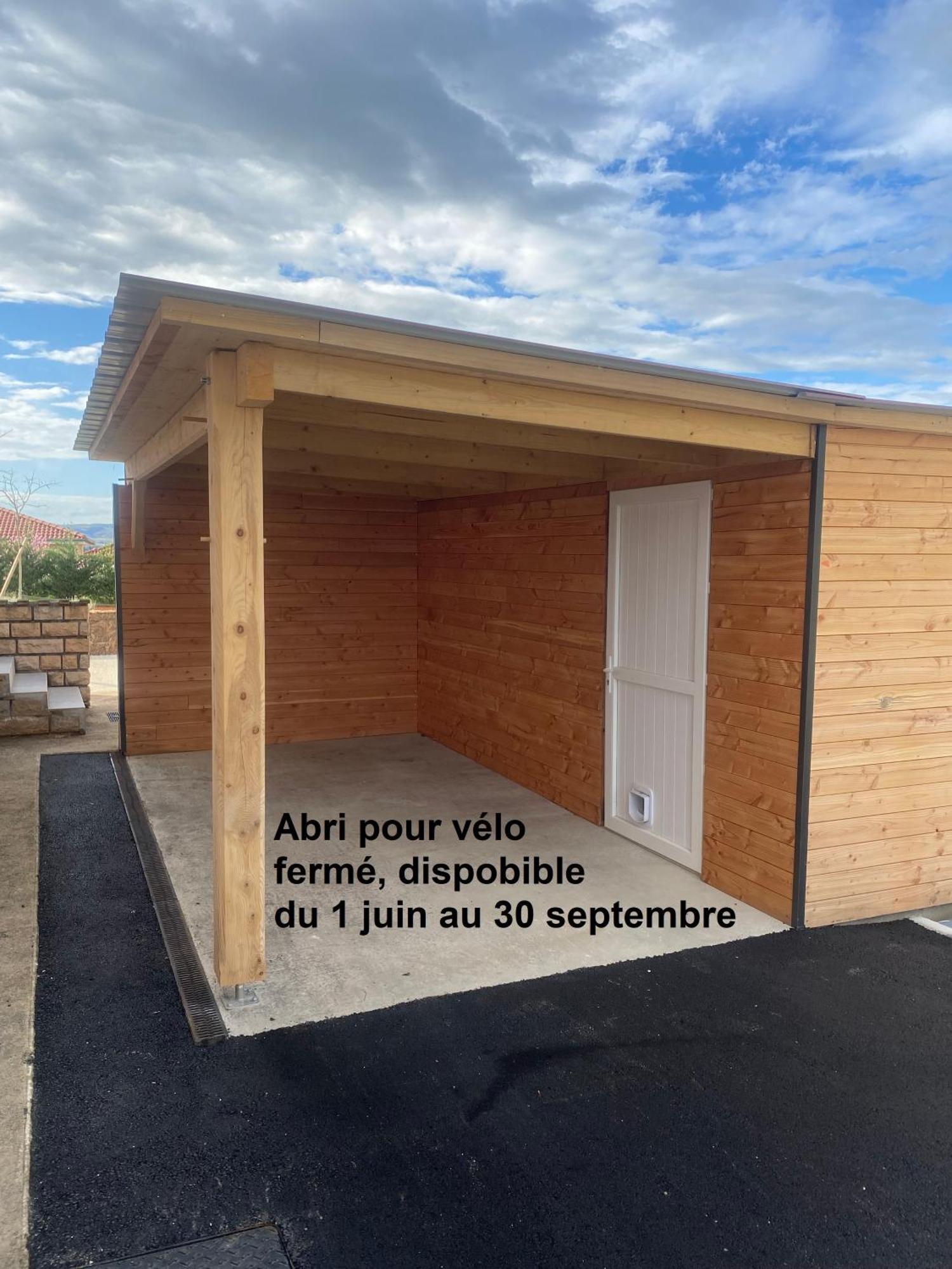 Chambre Dans Logement Partage Chez L Habitant Avec Piscine De 1 A 3 Chambres Grieges Exterior photo