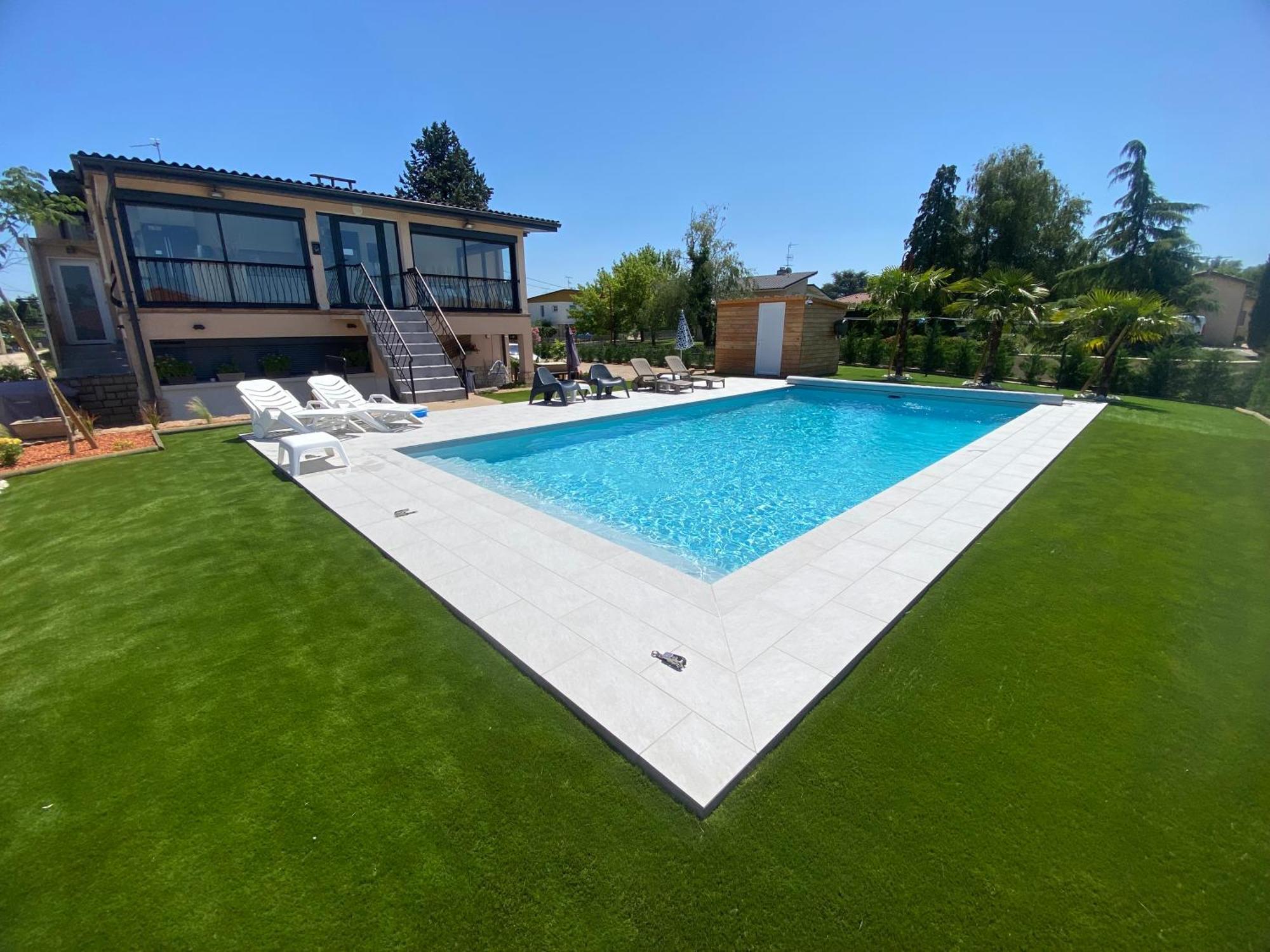 Chambre Dans Logement Partage Chez L Habitant Avec Piscine De 1 A 3 Chambres Grieges Exterior photo